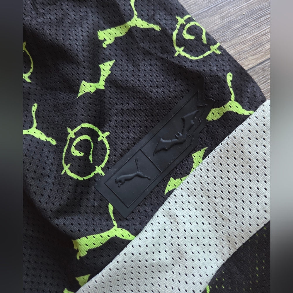 Puma x Batman The Riddler AOP Mesh Shorts Mens Size Medium - Picture 4 of 6